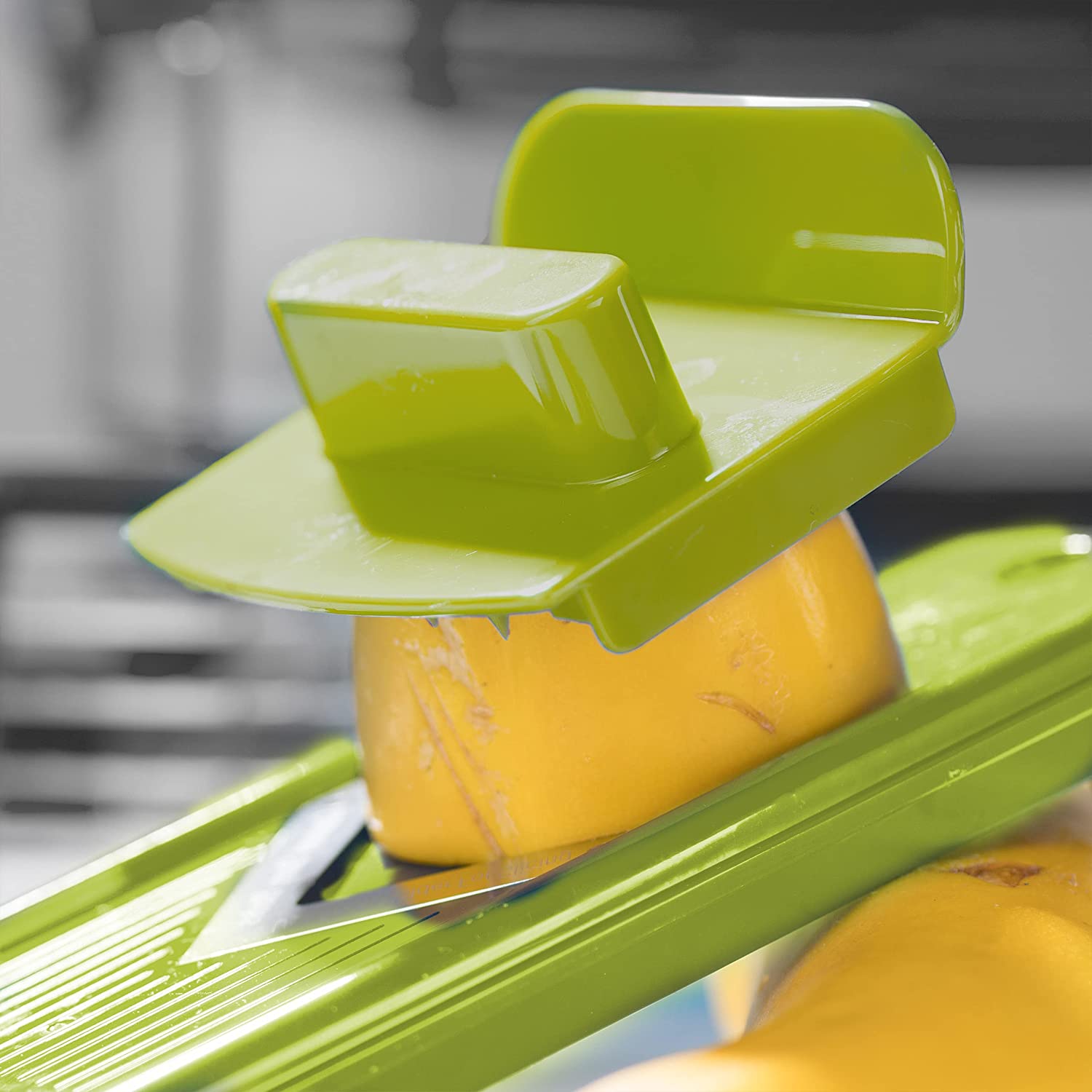 12-in-1 Multifunctional Vegetable Cutter - Quickly and Safely Cut Vegetables